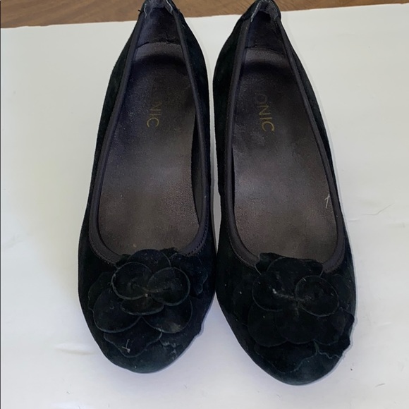 Vionic slip on wedges - Picture 5 of 6